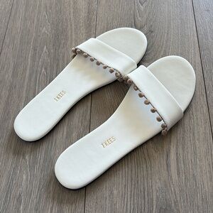 TKEES ALEX Womens Leather Pom-Pom Accent Mule Sandals White Size 11